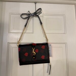 Black and Red lips Crossbody Bag with Gold Chain